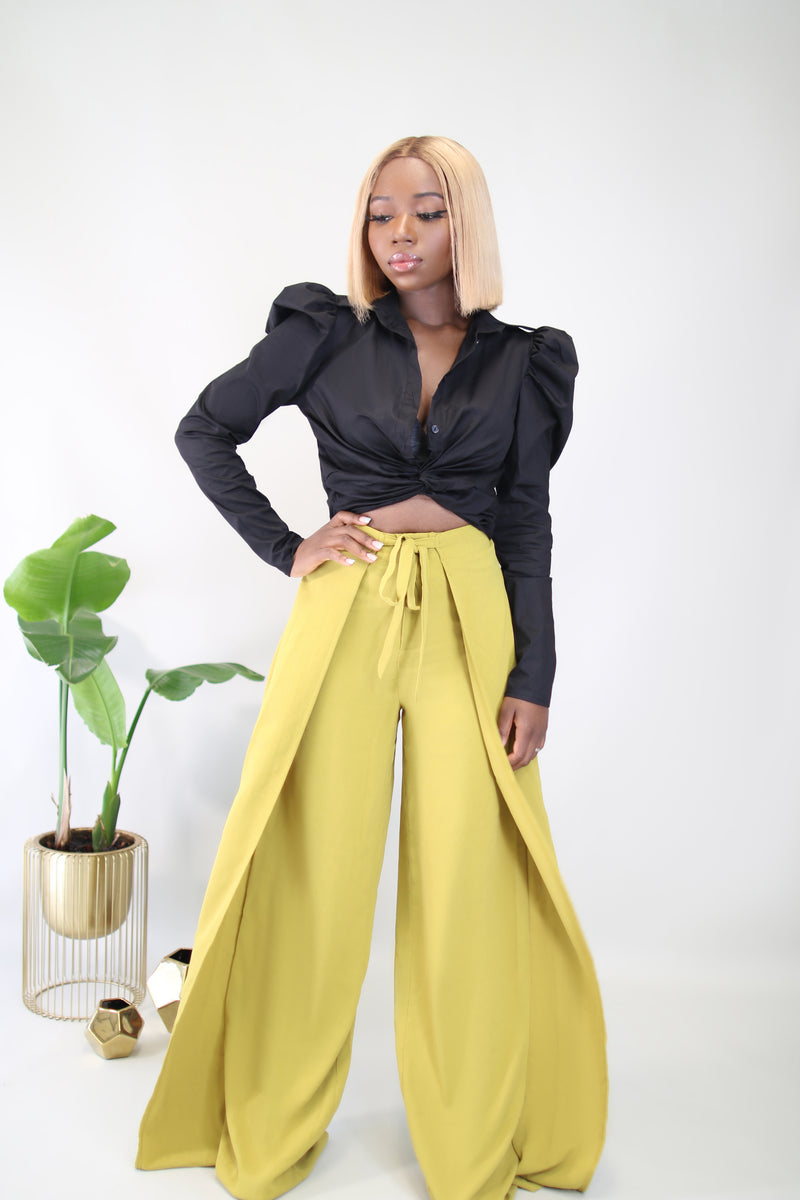 Megan Cropped Twist Front Shirt- Black