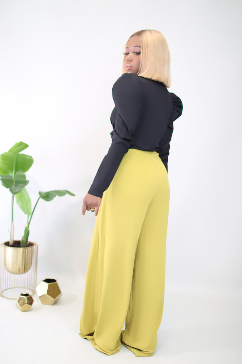 Megan Cropped Twist Front Shirt- Black